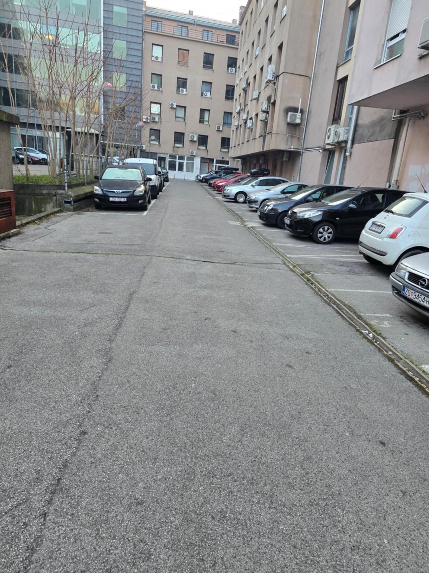 Apartman Zagreb Cca 42M2 With Free Parking Bagian luar foto